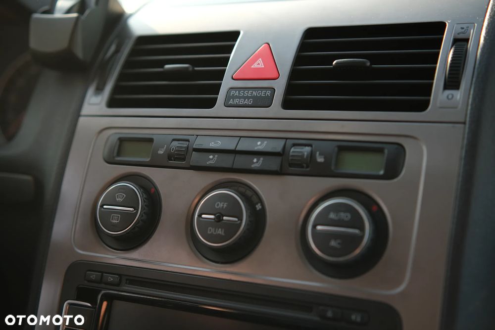 Volkswagen Touran 2.0 TDI DPF Highline - 15