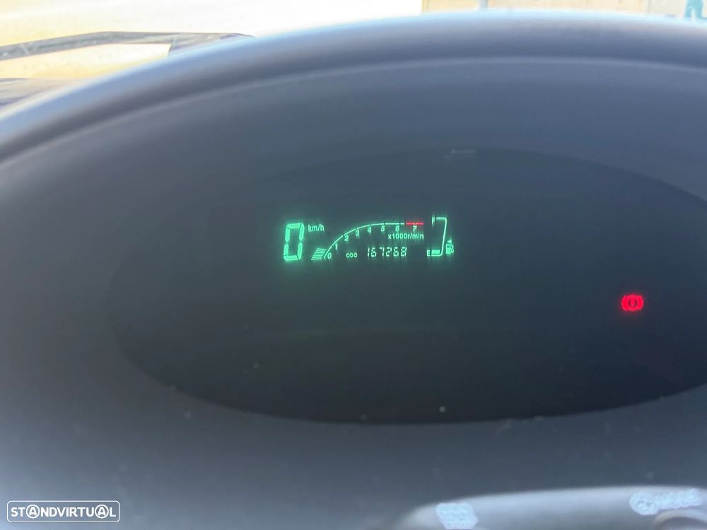 Toyota Yaris 1.0 Terra - 12