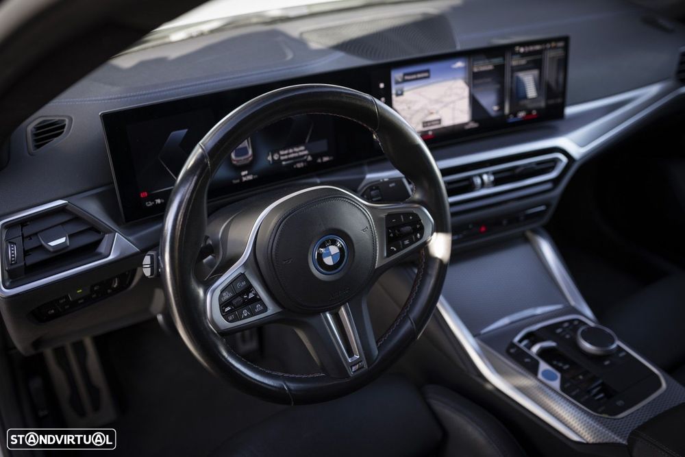 BMW i4 - 15