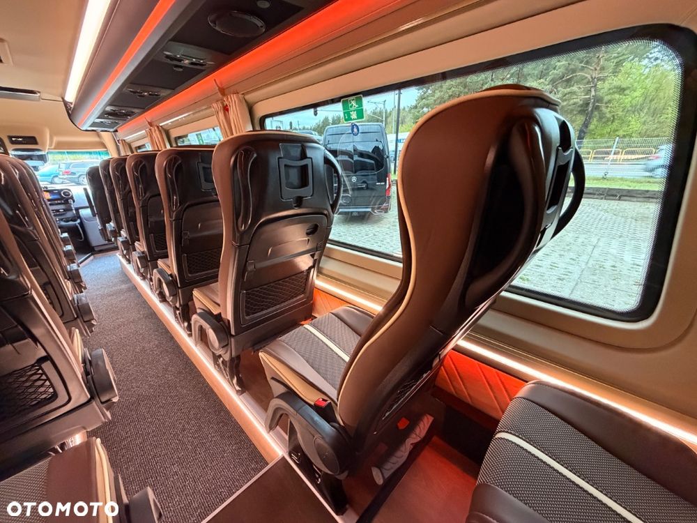 Mercedes-Benz Sprinter 519 - 24
