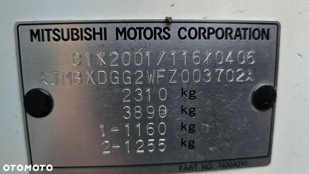 Mitsubishi Outlander Instyle NAVI + - 32