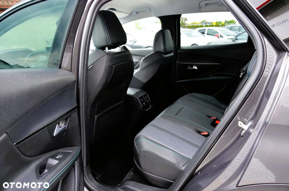 Peugeot 3008 1.6 PureTech Hybrid PHEV Allure S&S EAT8 - 12