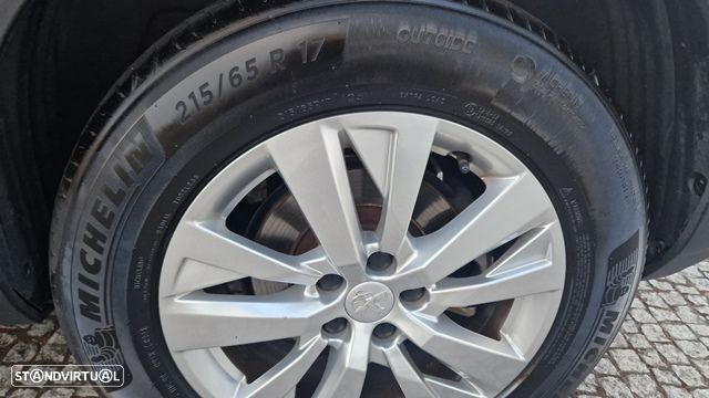 Peugeot 5008 PureTech 130 EAT8 Stop & Start Allure Pack - 21