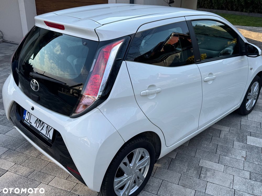 Toyota Aygo x-play Edition S+ - 2