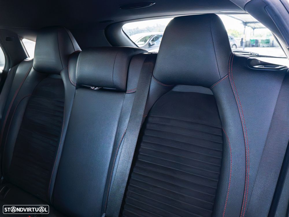 Mercedes-Benz CLA 180 d Shooting Brake AMG Line Aut. - 16