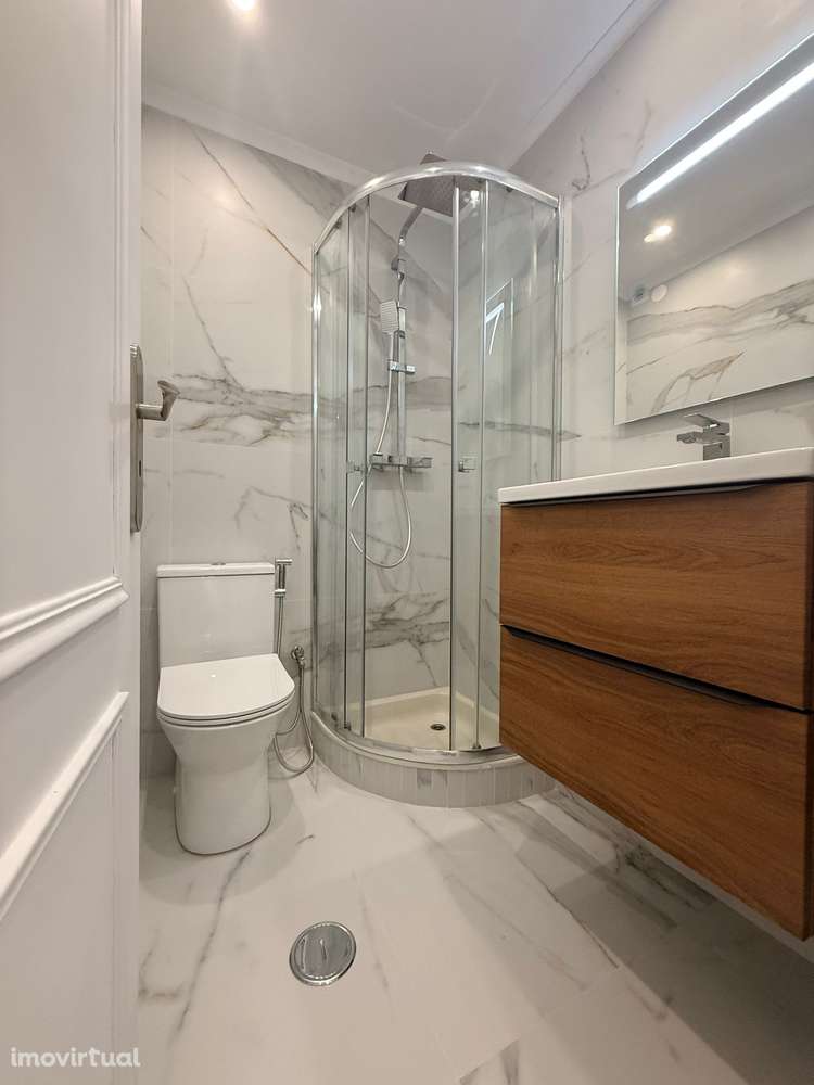 Apartamento T3 com 2 casas de banho em Almada - Grande imagem: 3/27