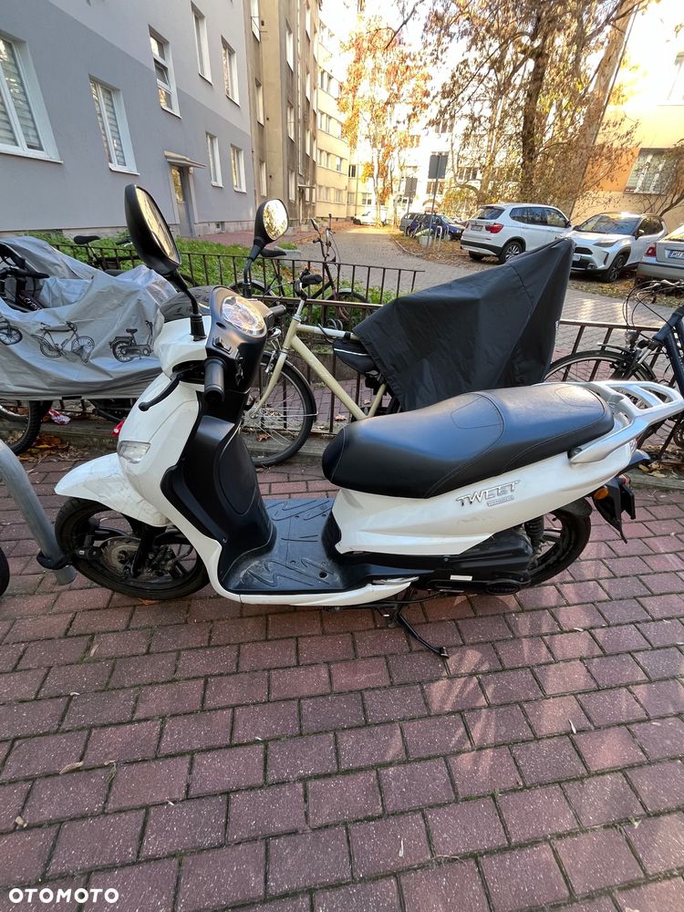Peugeot Tweet - 1