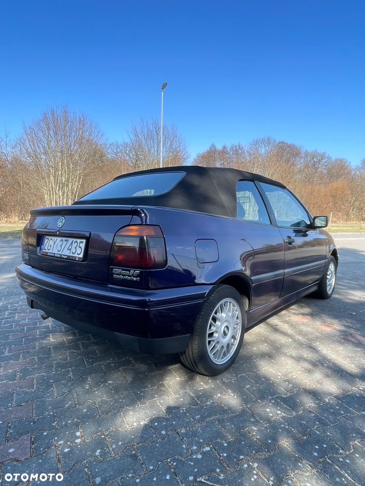 Volkswagen Golf 1.8 GL - 13