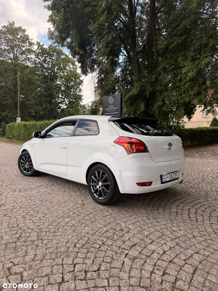 Kia ProCeed 1.4 S - 11