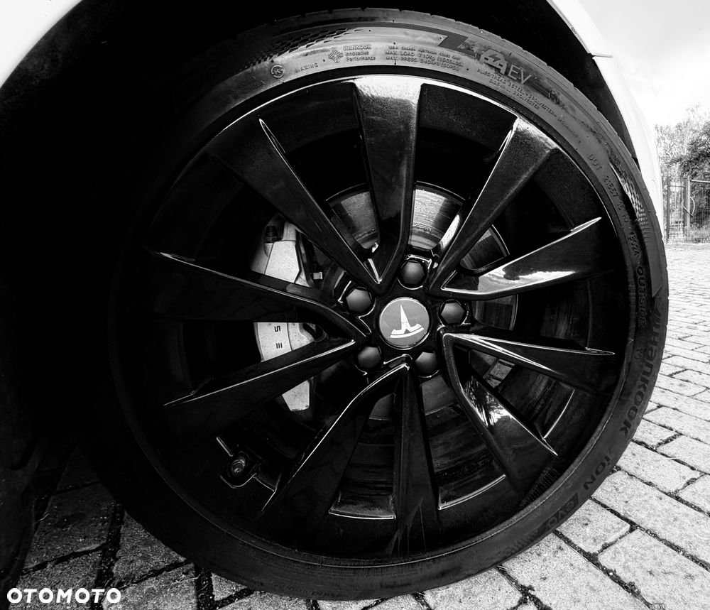 Tesla Model 3 - 12