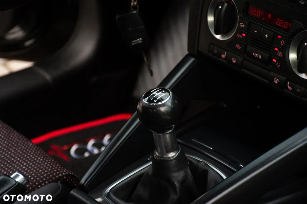 Audi A3 3-drzwiowe 2.0 FSI Attraction - 33