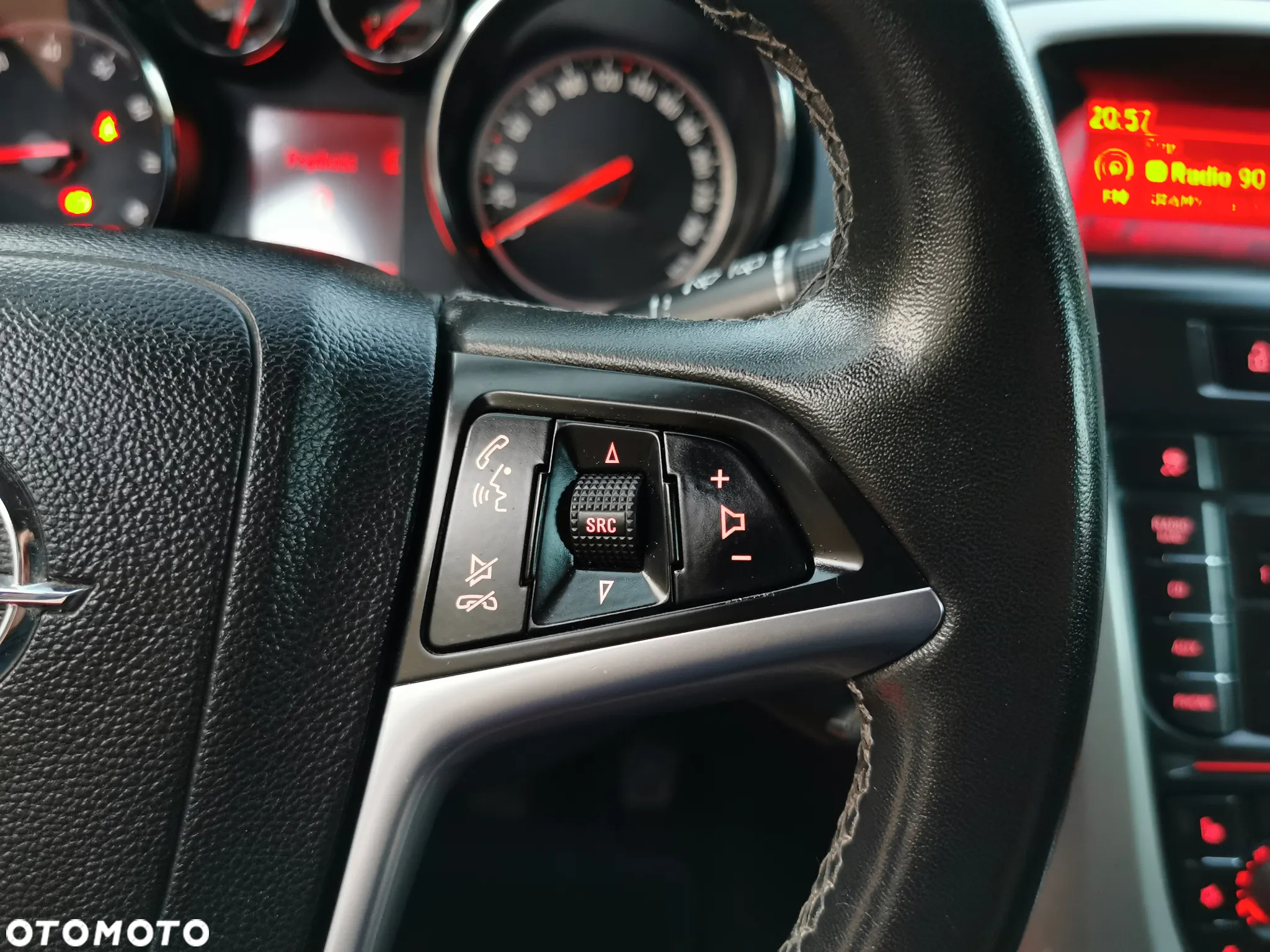 Opel Astra 1.4 Turbo 150 Jahre - 33