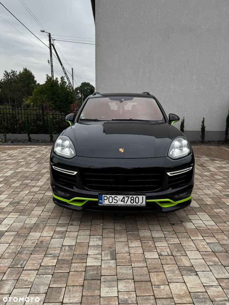 Porsche Cayenne S Diesel Platinum Edition - 3