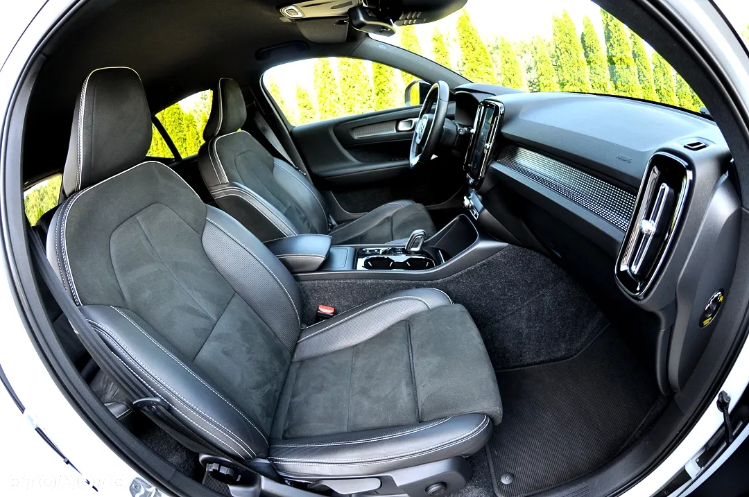 Volvo XC 40 T3 R-Design - 17