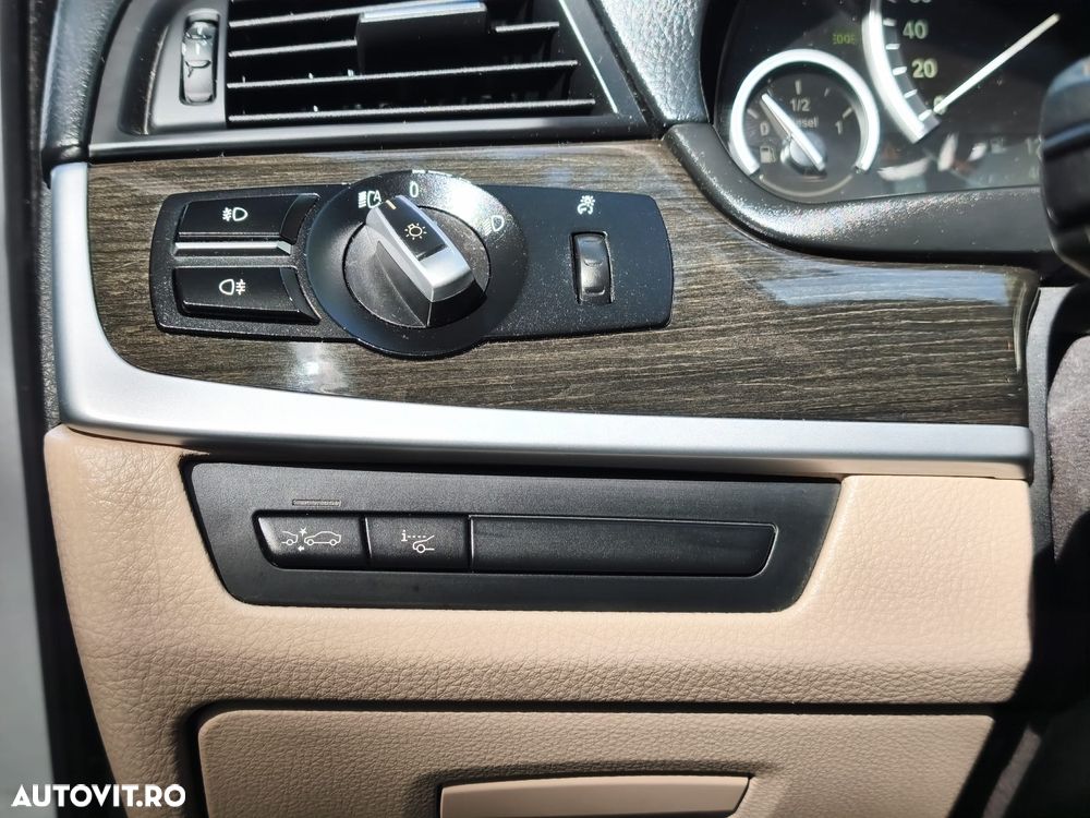 BMW Seria 5 530d xDrive - 16