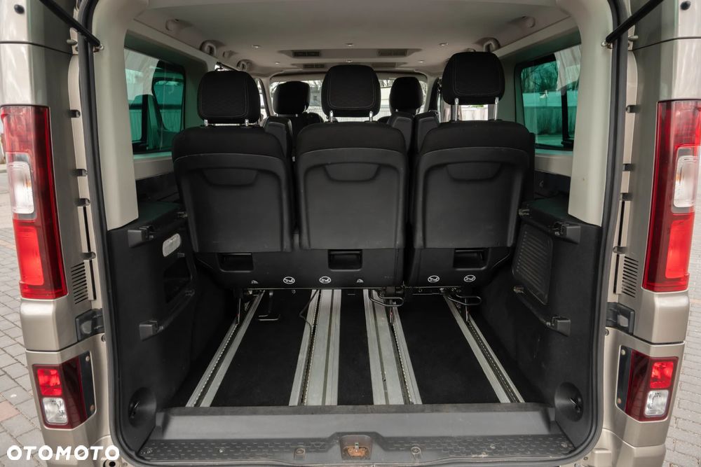 Opel Vivaro L2H1 2,9t Elegance Business - 36
