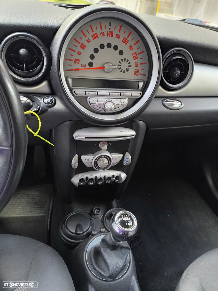 MINI 3 Portas One D - 10