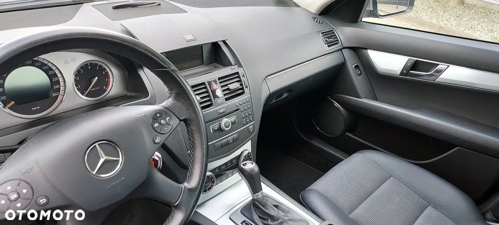 Mercedes-Benz Klasa C - 32