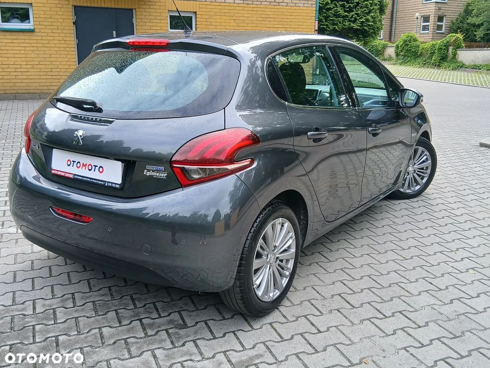 Peugeot 208 - 3