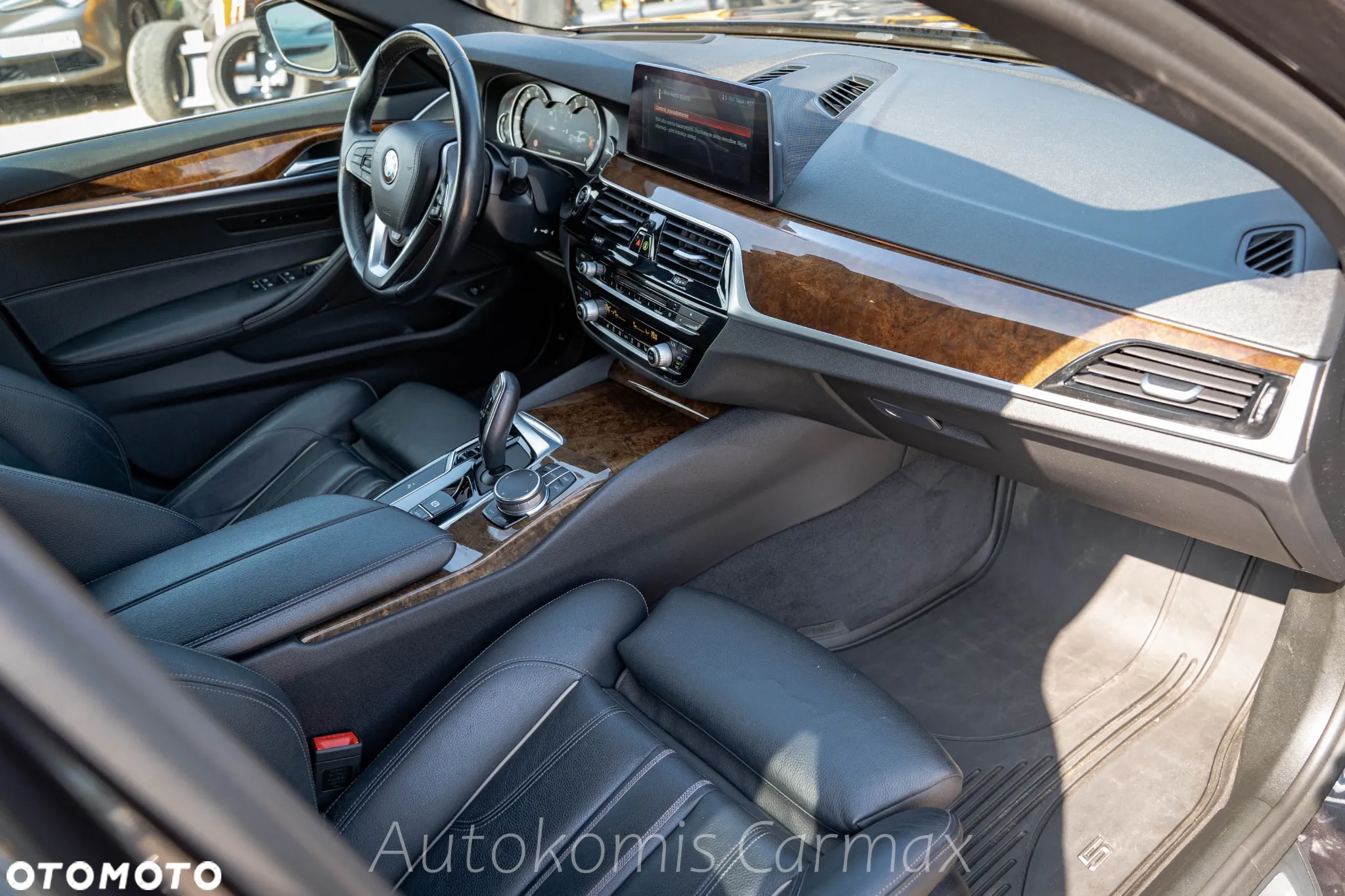 BMW Seria 5 540i xDrive - 14