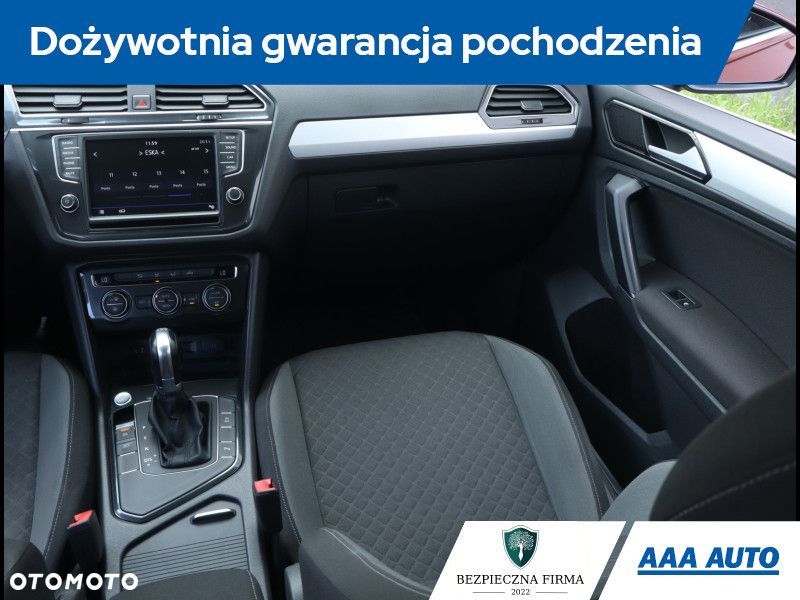 Volkswagen Tiguan - 9