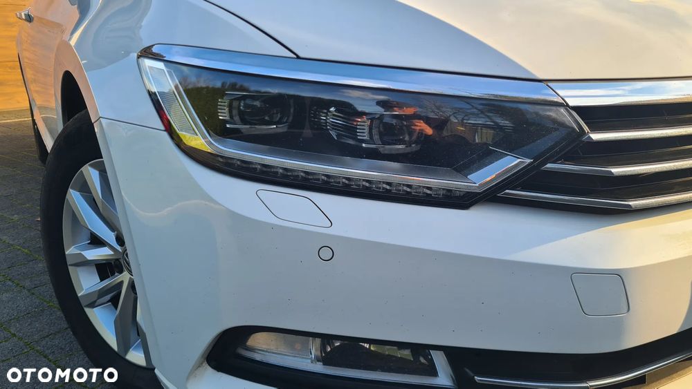 Volkswagen Passat 2.0 TDI SCR Elegance - 14