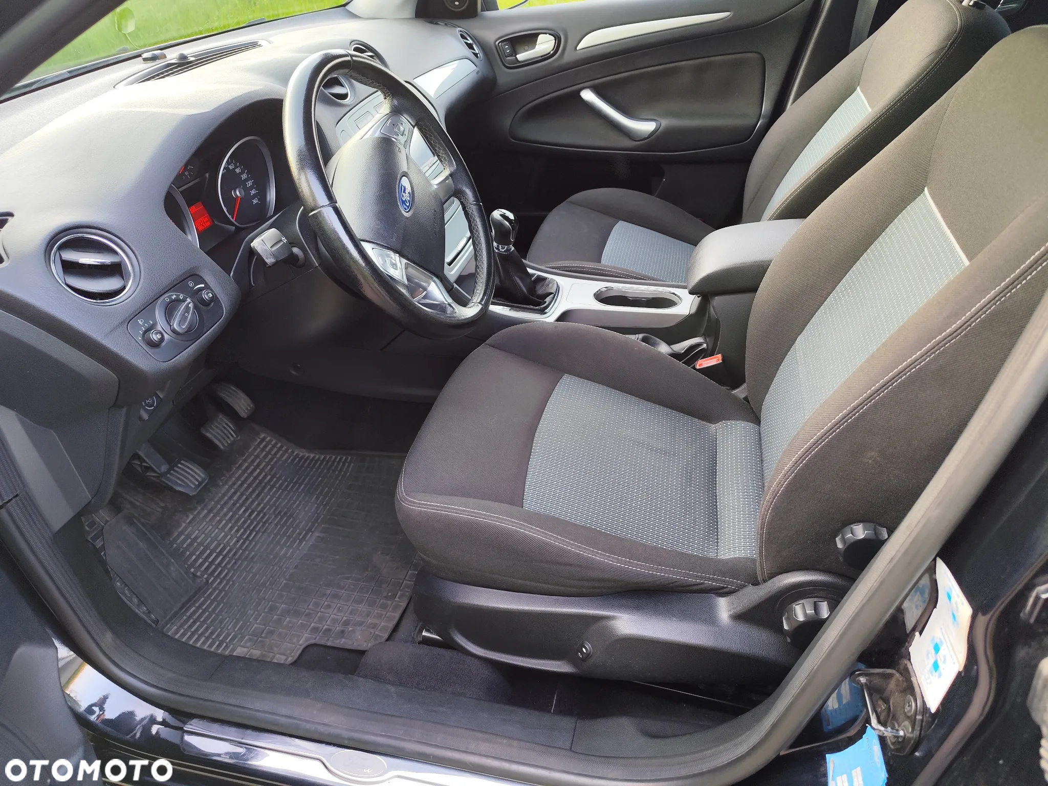 Ford Mondeo - 8