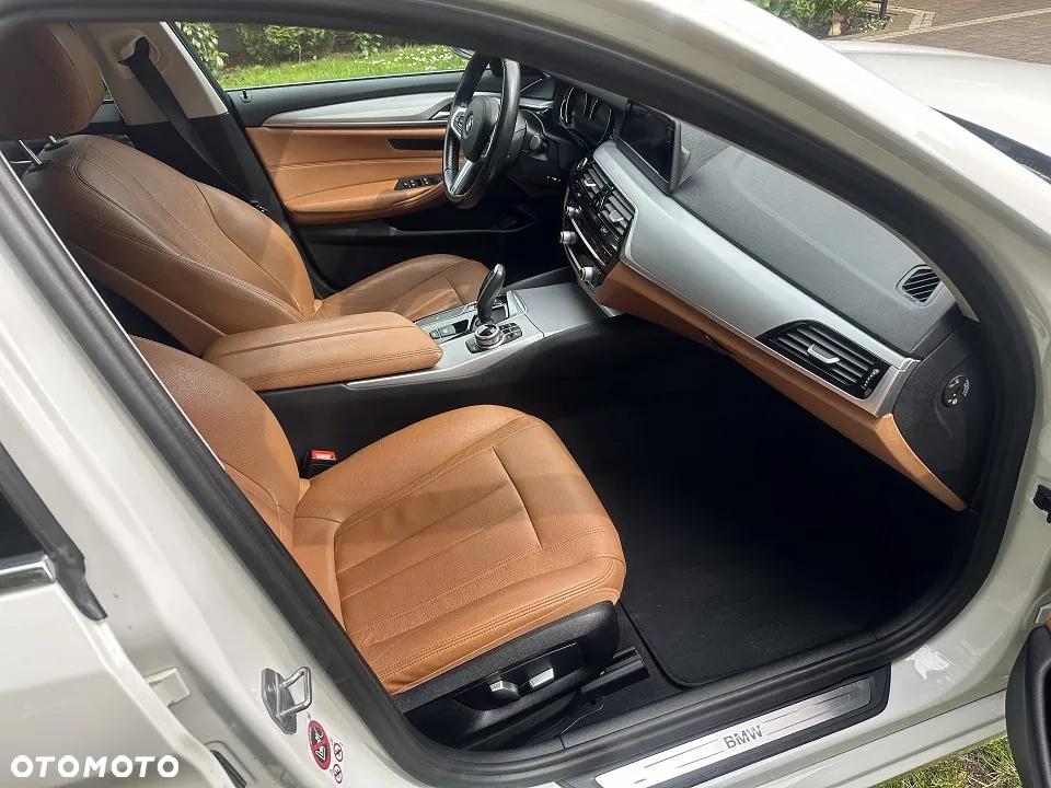 BMW Seria 5 520d Sport - 16