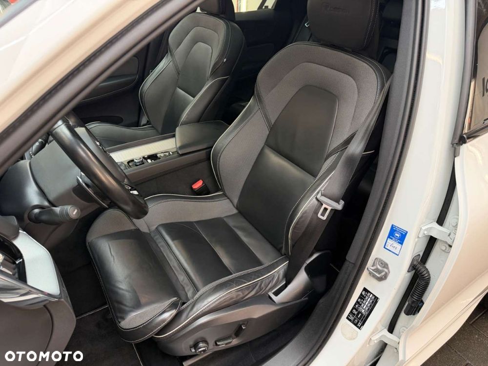 Volvo XC 60 - 24