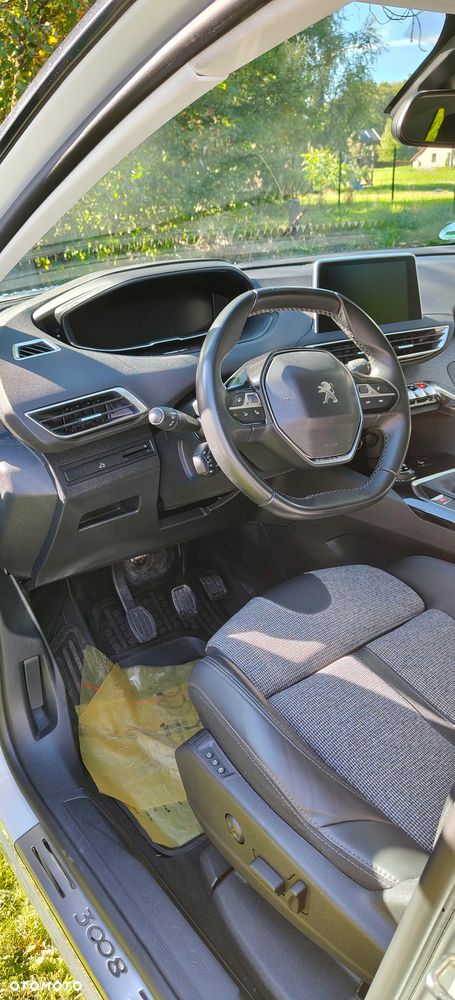 Peugeot 3008 1.2 PureTech Allure S&S - 19