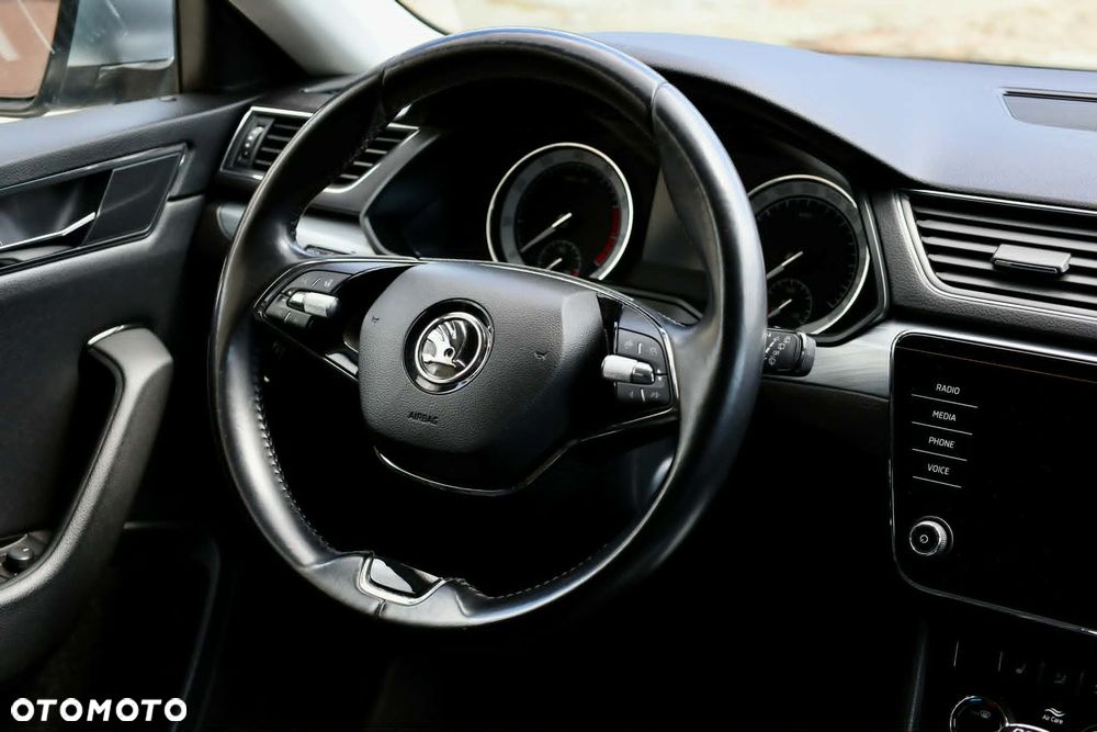 Skoda Superb 1.5 TSI Active DSG - 18