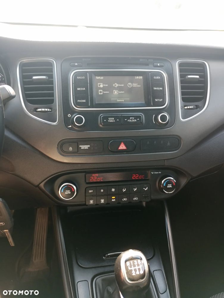 Kia Carens - 12
