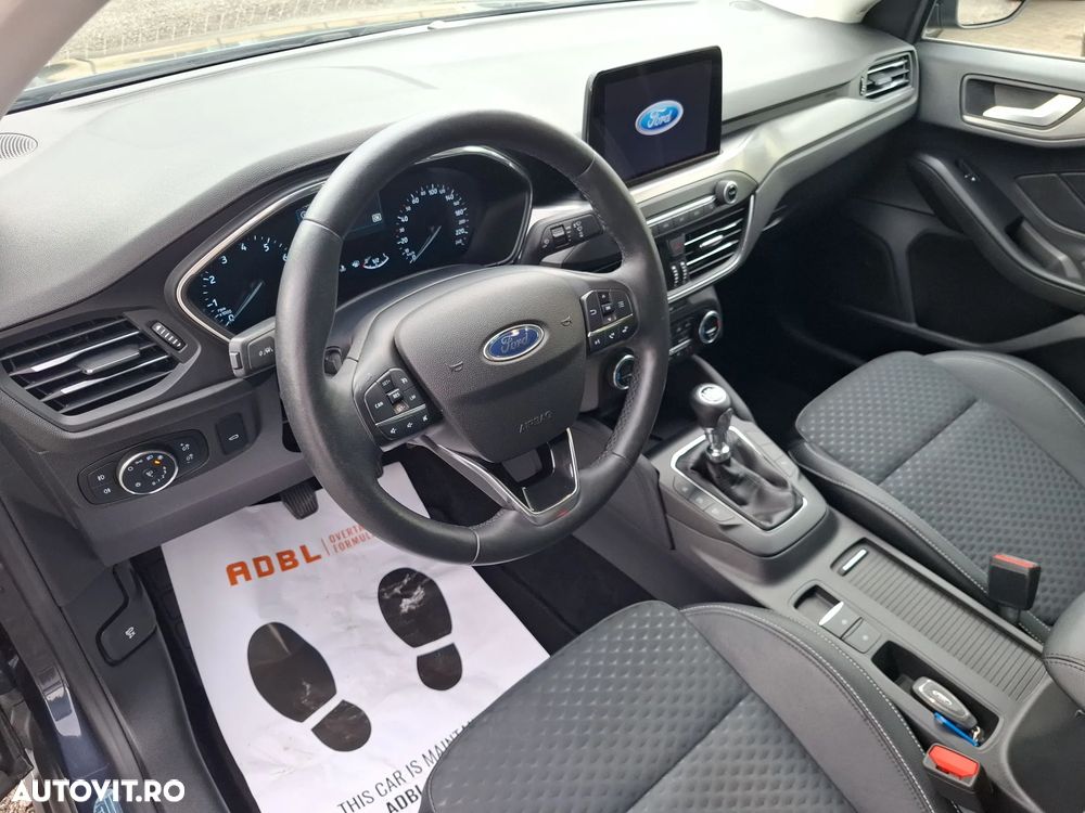 Ford Focus - 10