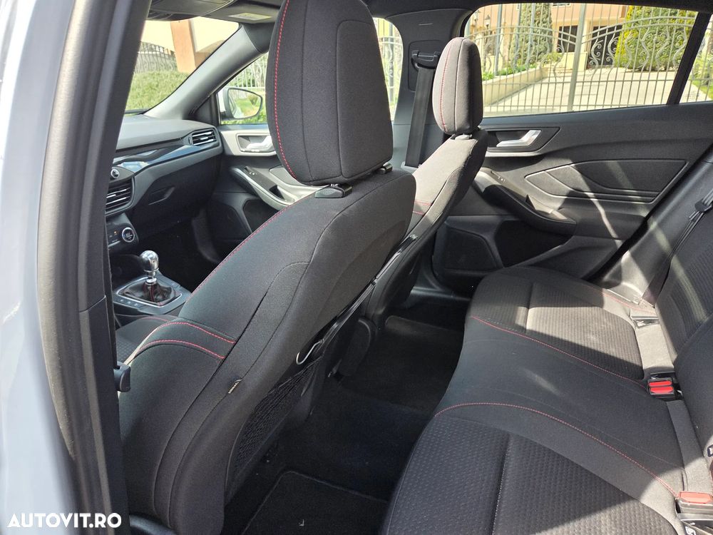 Ford Focus 1.0 EcoBoost Start-Stopp-System ST-LINE STYLE - 9