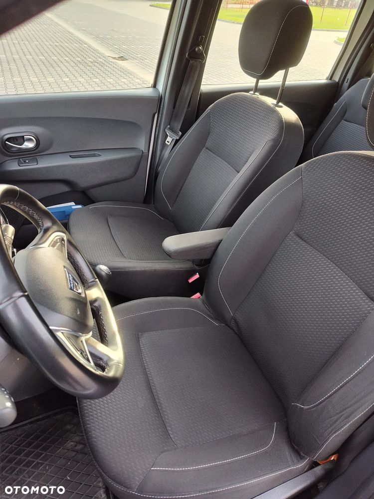 Dacia Lodgy 1.6 SCe Laureate S&S - 11