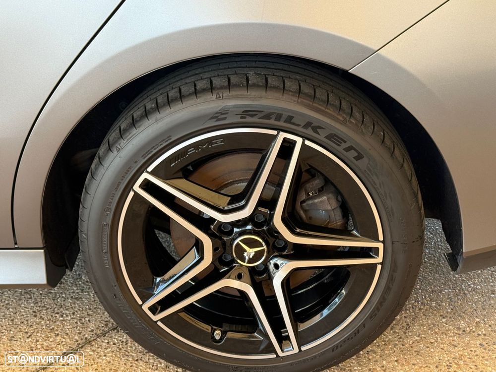 Mercedes-Benz CLA 250 e Shooting Brake AMG Line - 24