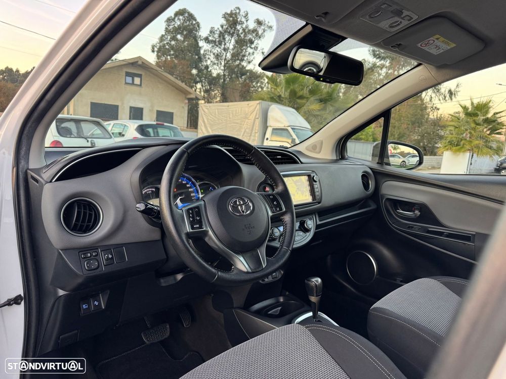 Toyota Yaris 1.5 HSD Comfort - 26