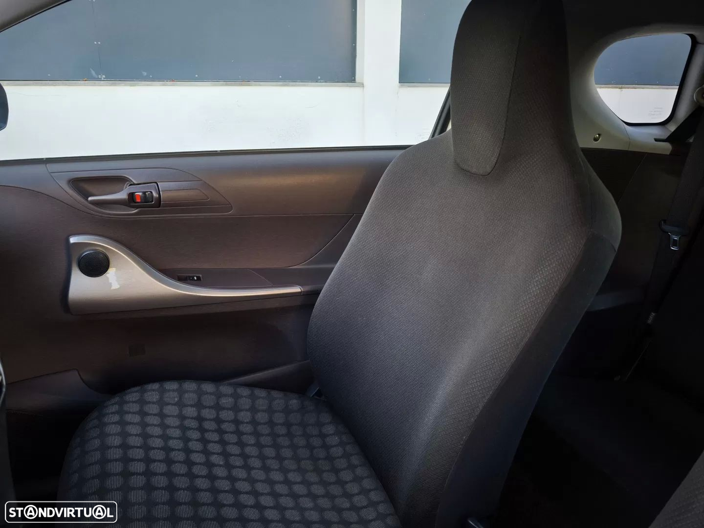 Toyota iQ 1.0 VVT-i - 20