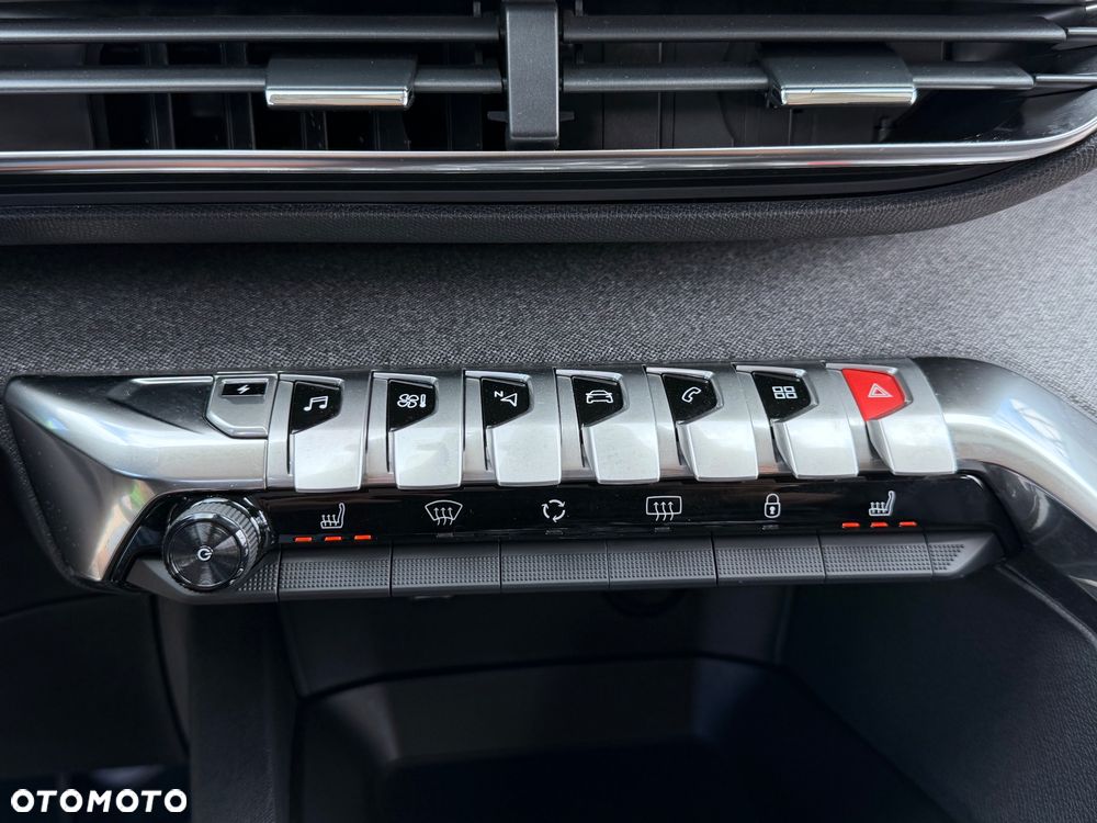 Peugeot 3008 1.6 PureTech HYbrid Allure S&S EAT8 - 28
