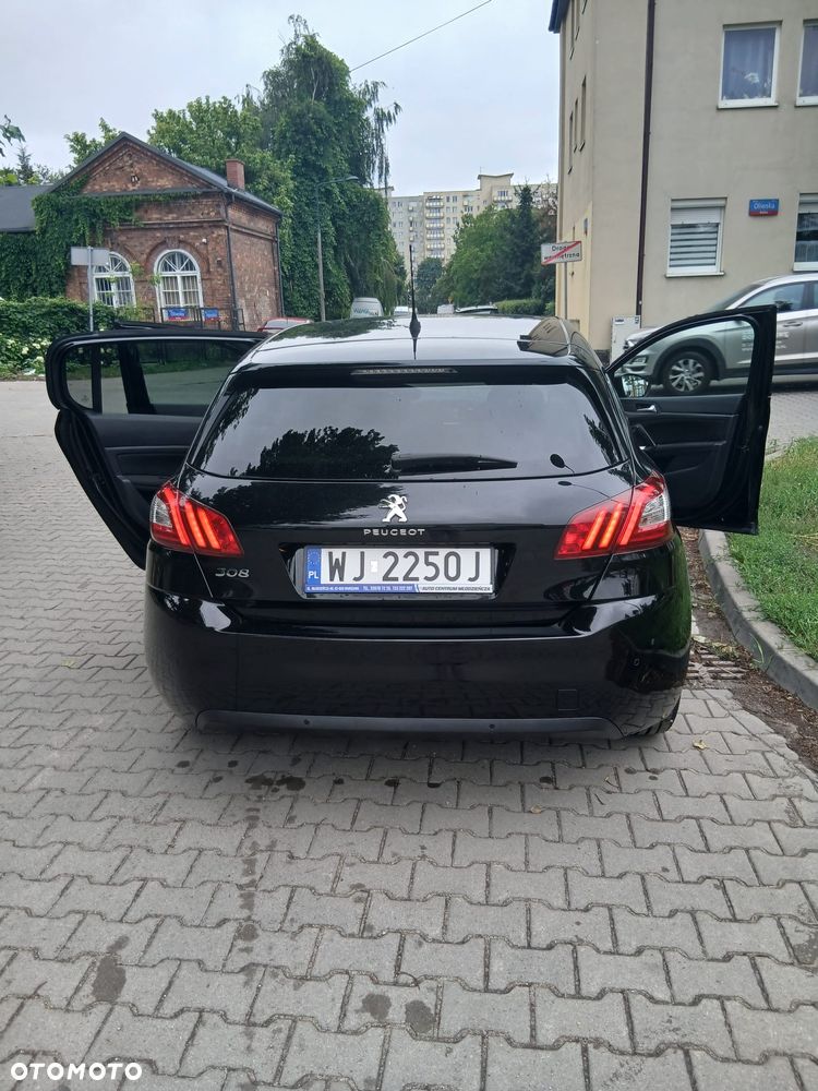 Peugeot 308 1.2 PureTech GPF Allure S&S - 3