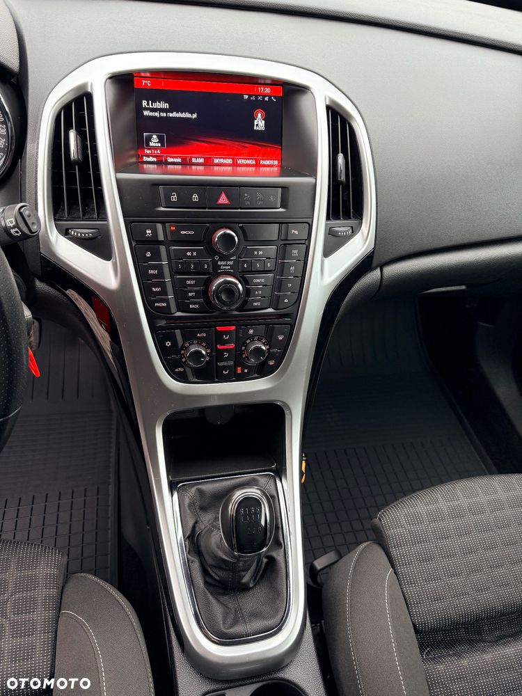 Opel Astra 1.4 Turbo Innovation - 11