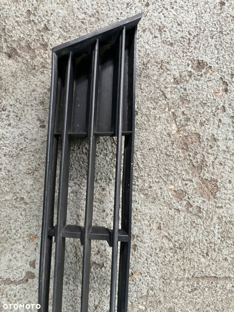 BMW F10 KRATKA SRODKOWA ZDERZAKA 7331724 - 3