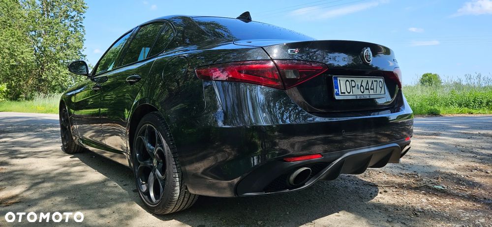 Alfa Romeo Giulia 2.0 Turbo 16V AT8-Q4 Ti - 13