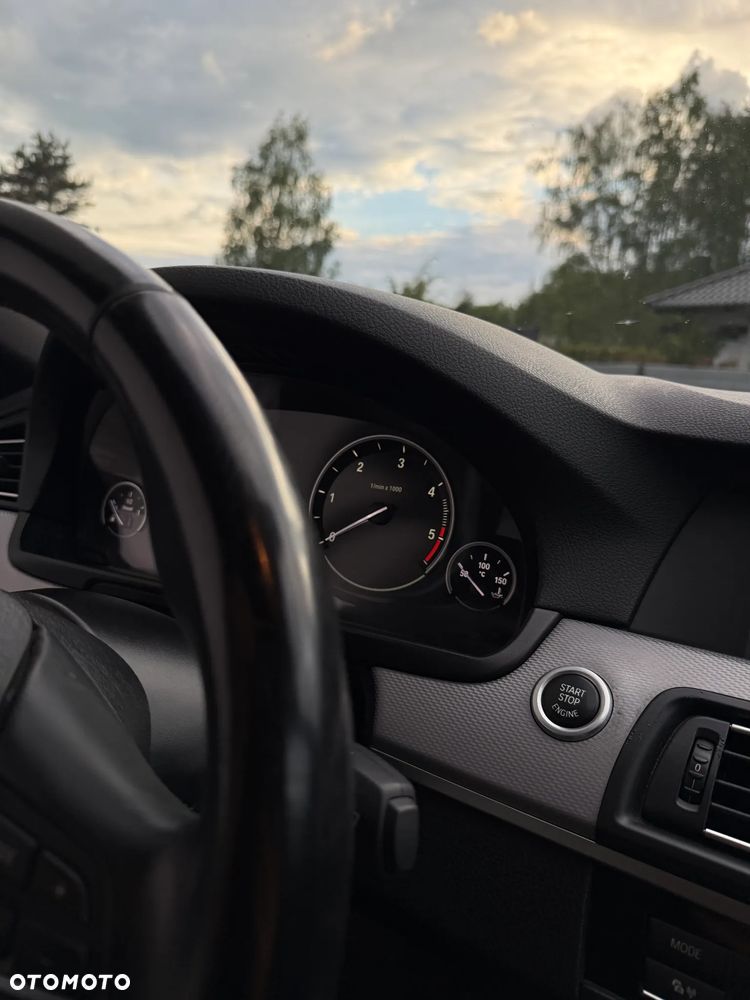 BMW Seria 5 520d - 13