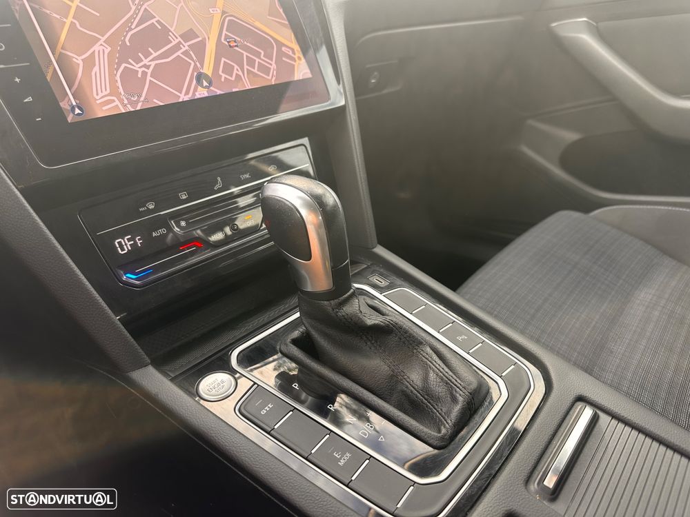 VW Passat Variant - 33