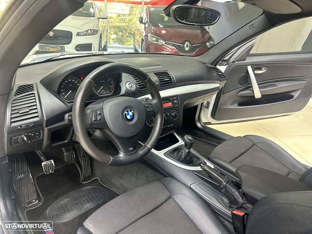 BMW 118 d Coupe Limited Edition Lifestyle c/ M Sport Pack - 12
