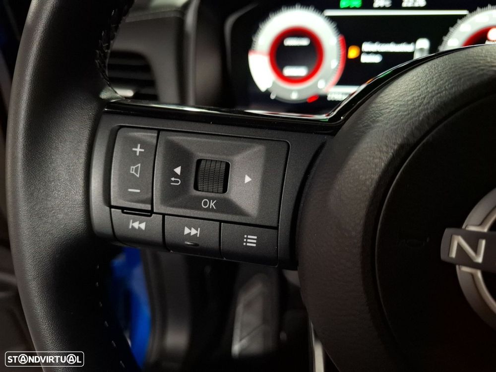 Nissan Qashqai 1.3 DIG-T N-Connecta LED+TT - 11