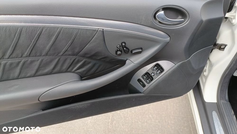 Mercedes-Benz CLK - 19