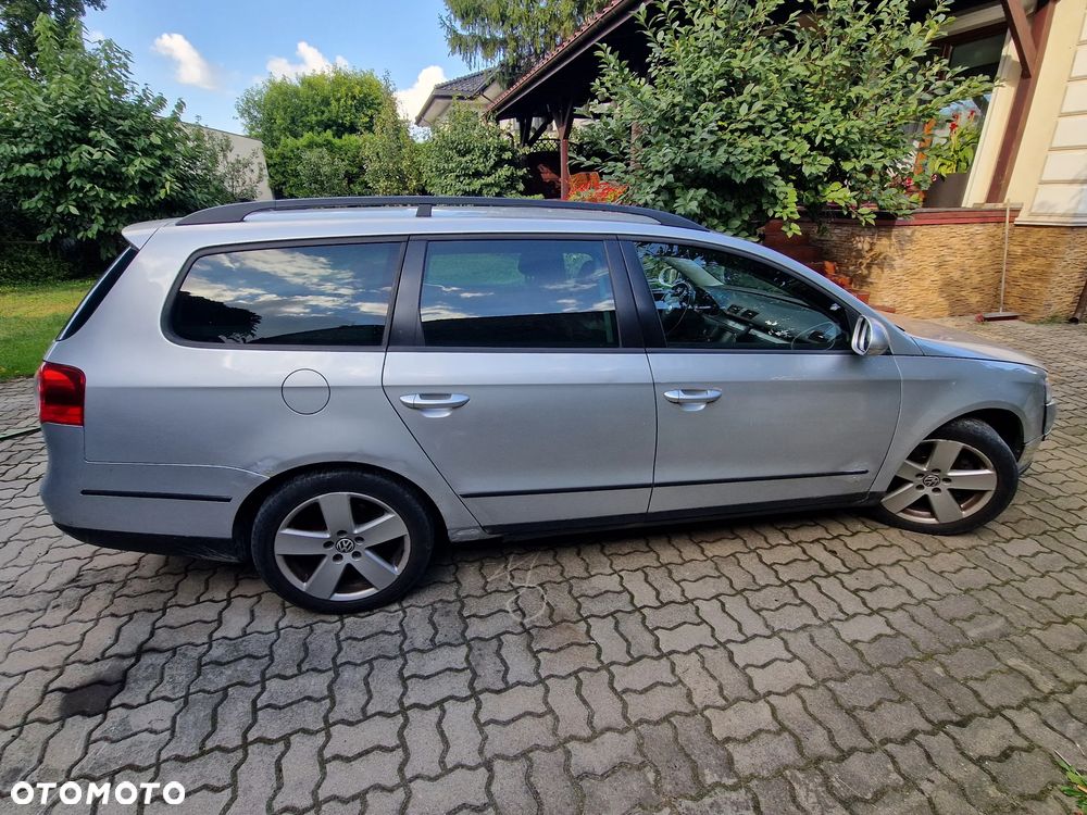 Volkswagen Passat - 1