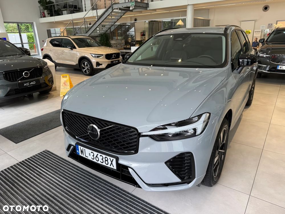 Volvo XC 60 B5 B AWD Plus Dark - 3